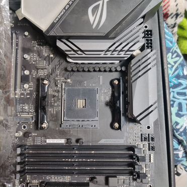 Am4 Asus ROG strix x570 f gaming