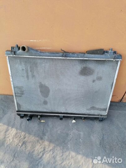 Радиатор охлаждения Suzuki Grand Vitara J20A