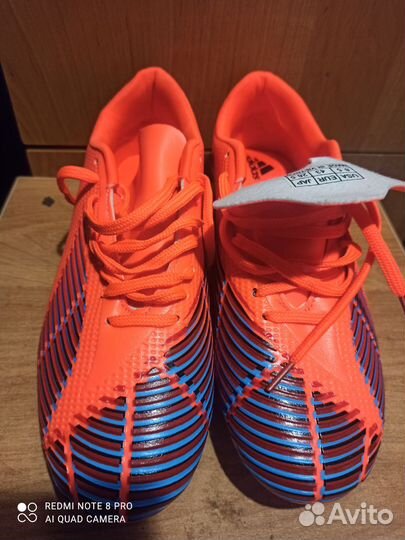 Футбольные бутсы adidas predator