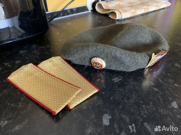 Берет военный погоны военные