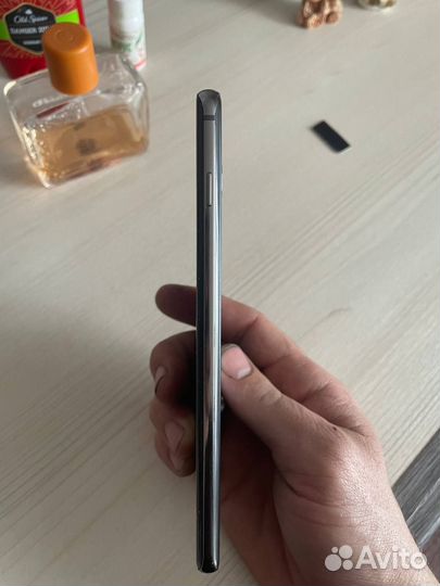 Samsung Galaxy S10+, 8/128 ГБ