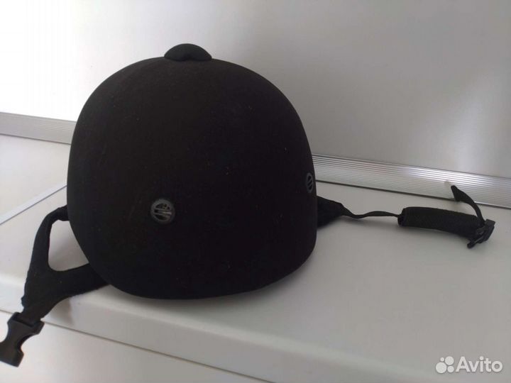 Шлем для конного спорта