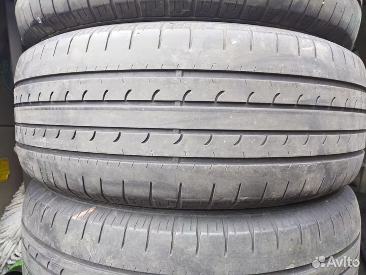 Goodyear EfficientGrip SUV 4x4 215/60 R17 96H