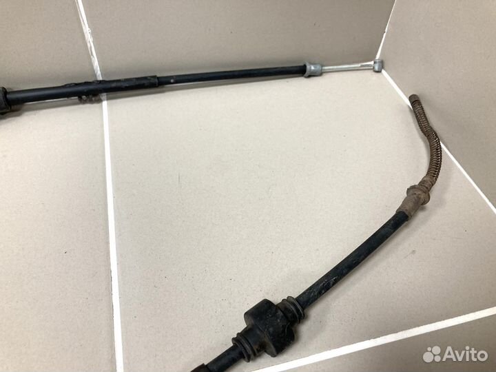 Трос ручника правый Mitsubishi Lancer 10