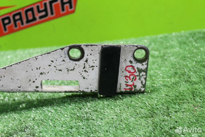 Петли капота nissan HU30,MU30,NU30,TNU30,TU30,U30