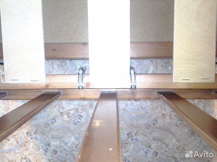 Детская кроватка с маятником и ящиком