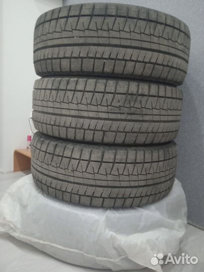 Bridgestone Blizzak Revo 969 235/55 R17
