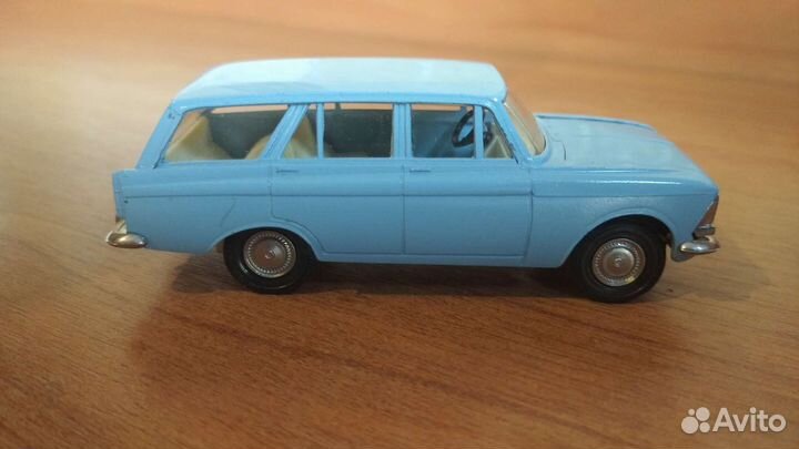 Модель автомобиля 1/43