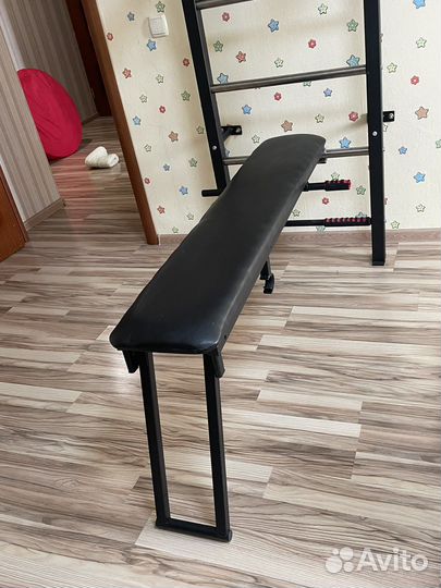 Шведская стенка со скамьей и брусьями