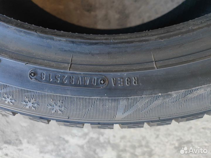 Dunlop Grandtrek Ice 02 275/40 R20