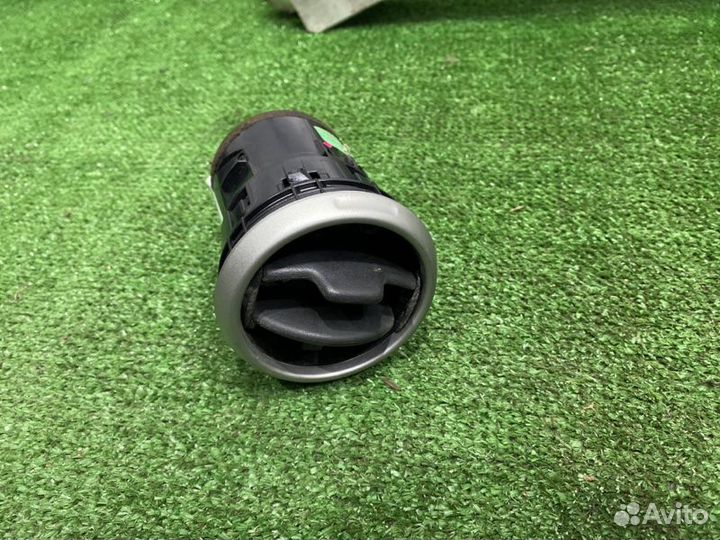 Дефлектор воздушный передний Nissan Qashqai J10