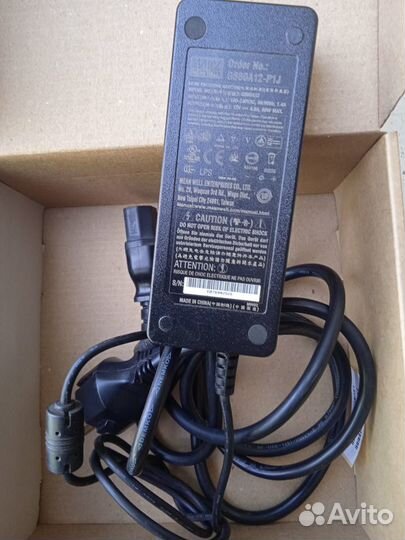 Блок питания / адаптер 12 V / 5 A mean well GST60A