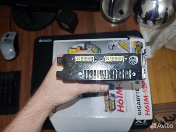 Материнская плата с процессором и видеокартой