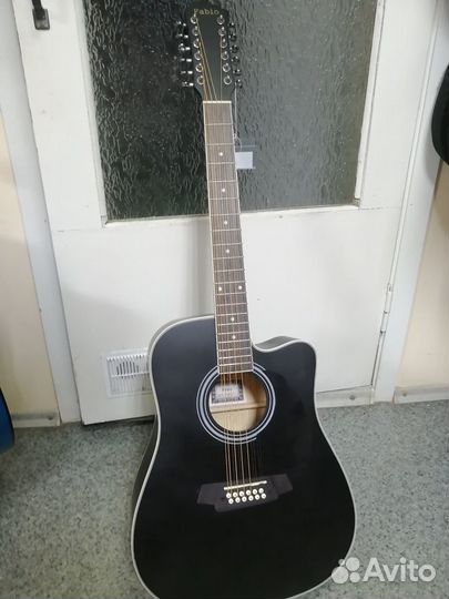 12-ти струнная гитара