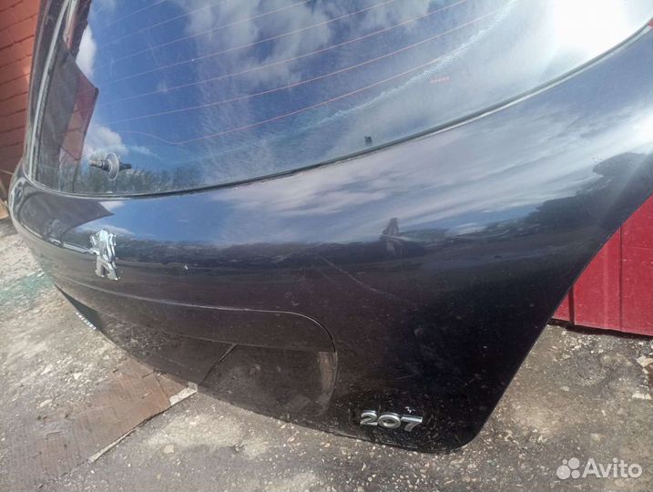 Крышка багажника Peugeot 207 с дефектом
