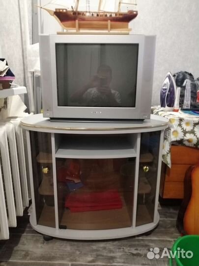 Тумба под телевизор бу стеклянная