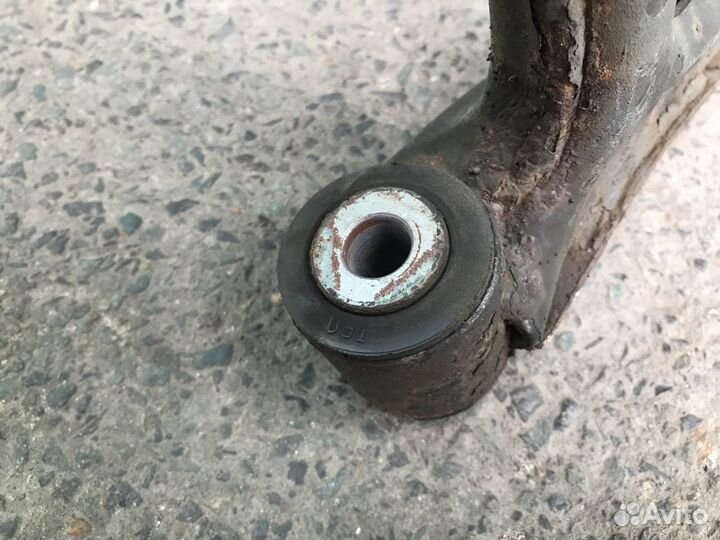 Рычаг honda FIT shuttle GG7 L15A R F 2012 Перед