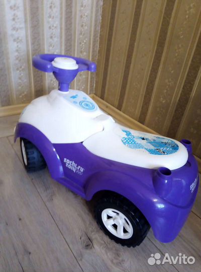 Машинка толокар