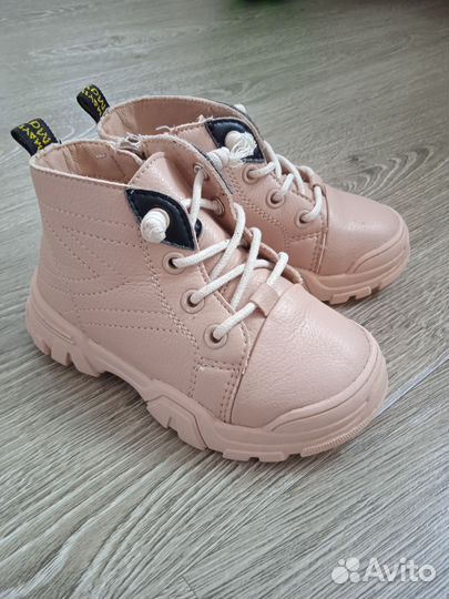 Демисезонные ботиночки на девочку 23 размера