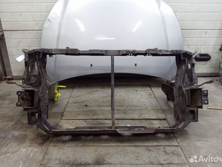 Передняя панель(телевизор) kia carnival 2008