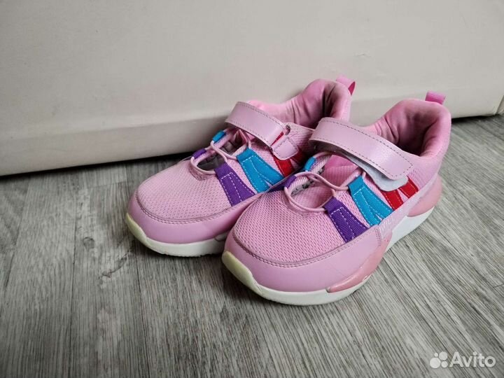 Кроссовки для девочки