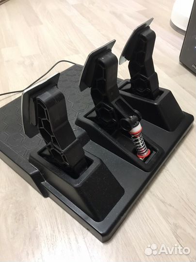 Игровой руль Thrustmaster T248