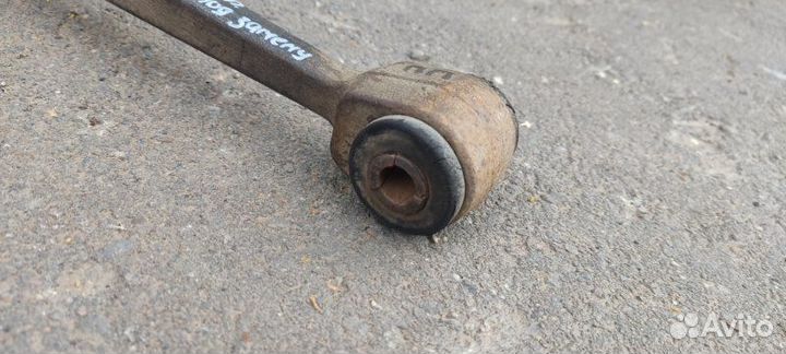 Рычаг подвески нижний передний правый LADA Priora