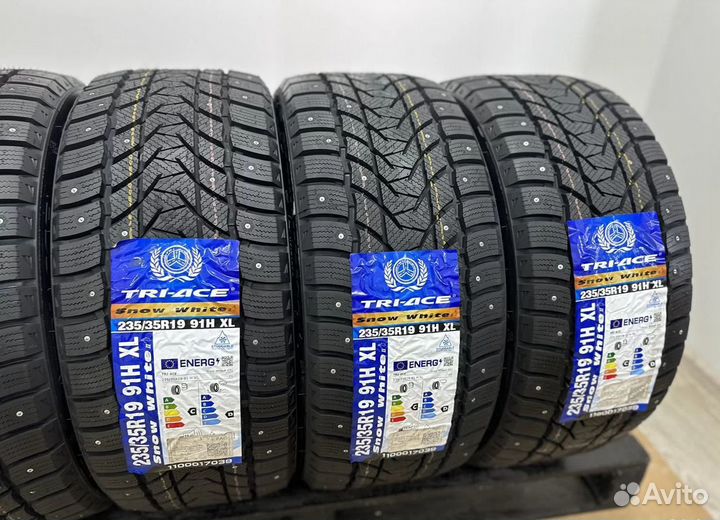 Tri Ace Snow White II 235/35 R19 63H