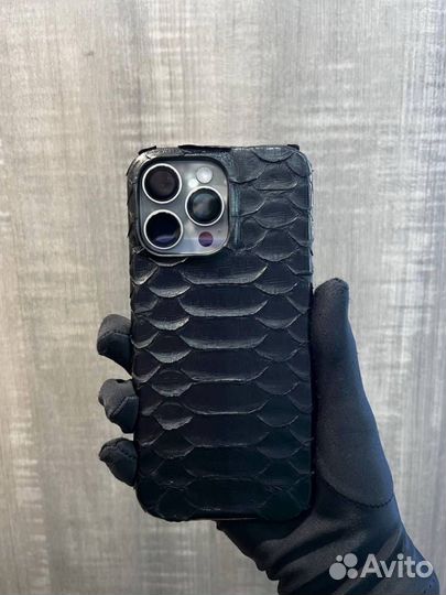 Чехлы на iPhone питоновые
