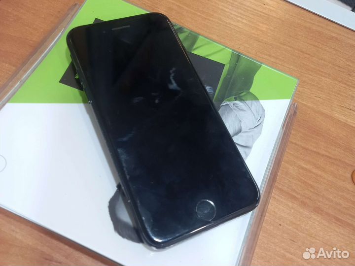 Телефон iPhone 7 32 гб