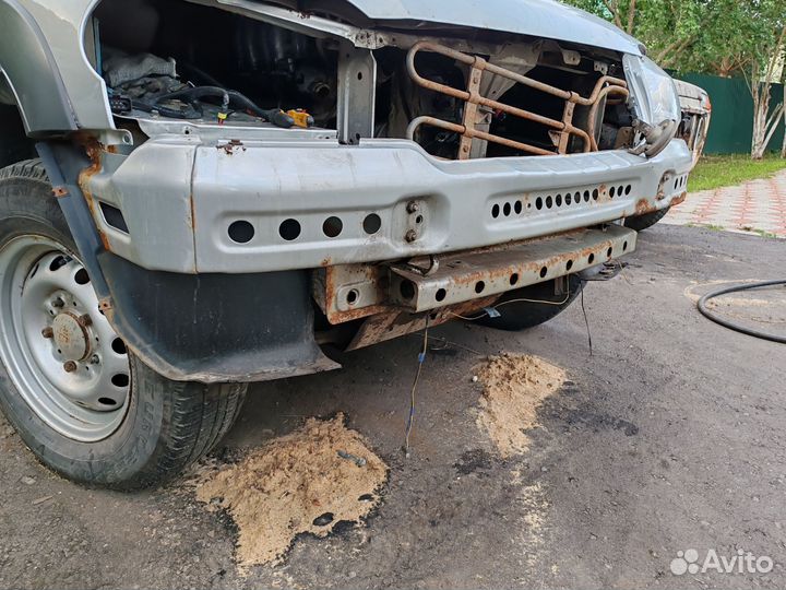 Усилитель переднего бампера нива Шевроле