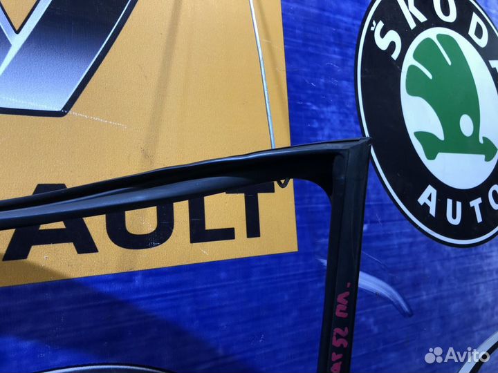 Уплотнитель проема стекла двери перед nissan pathfinder R52 Лев