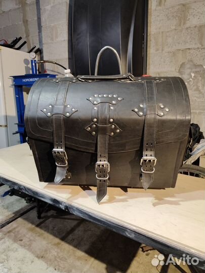 Центральный кофр на мотоцикл, кожа