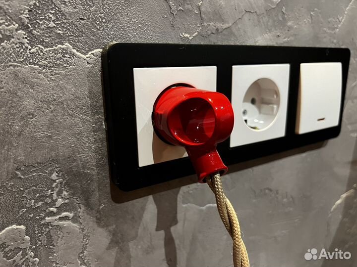 Светильник из мото фары на штативе