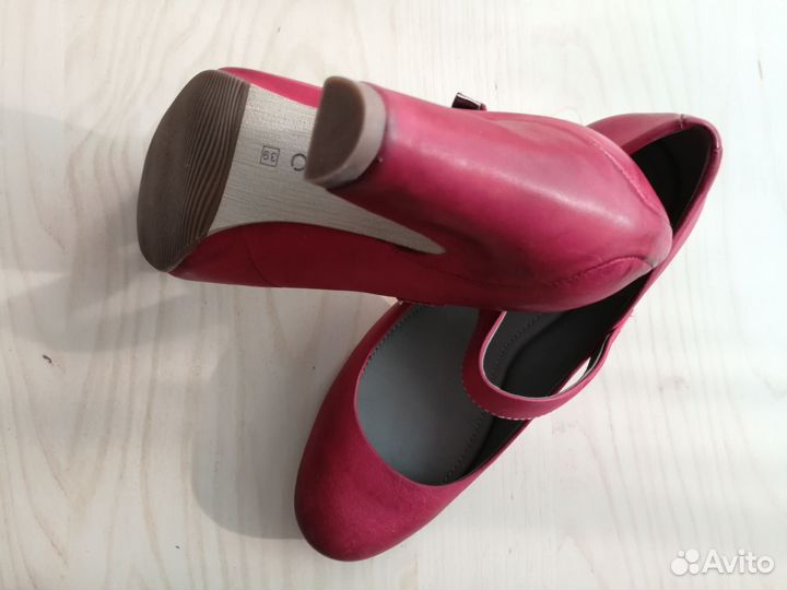 Туфли 39 р. новые