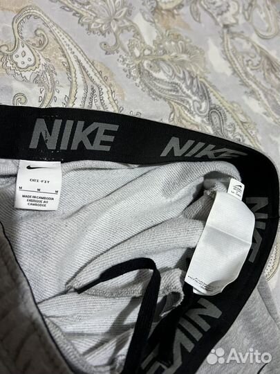 Спортивные штаны nike