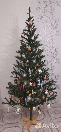 Елка большая елочные игрушки