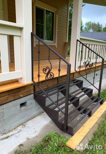 Лестницы г-образные под ключ