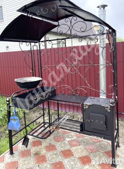 Мангал с крышей