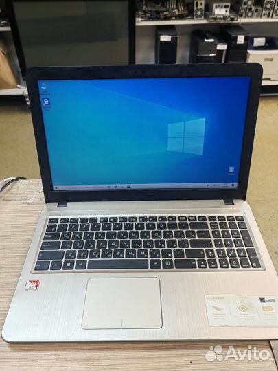 Ноутбук asus R540B