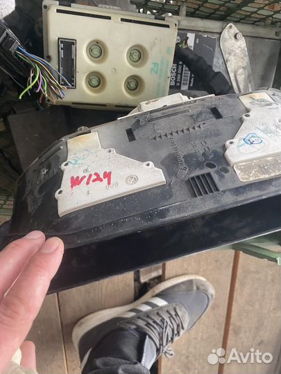 Щиток приборов w124 бензин с тахометром