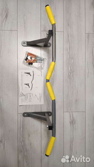 Турник настенный