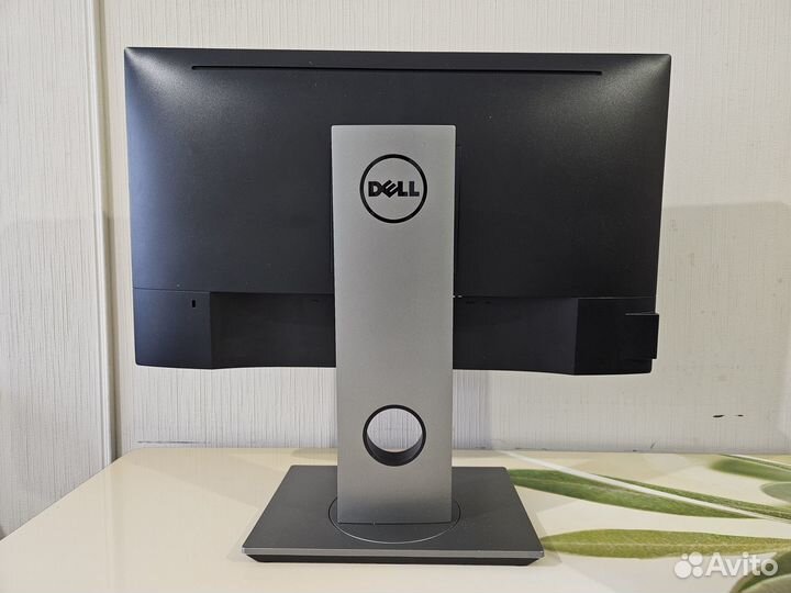 Монитор Dell 23