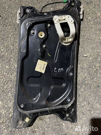 Стеклоподьемник правый Range Rover Sport