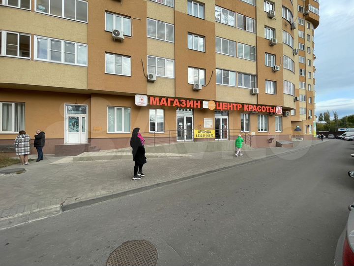 Торговая площадь, 348.7 м², можно половину