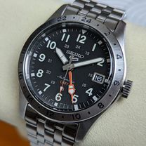 Seiko 5 Sports Field SSK023 GMT милитари