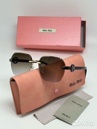 Солнцезащитные очки miu miu