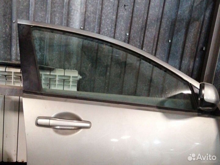 Стекло двери переднее правое Mitsubishi Galant 9