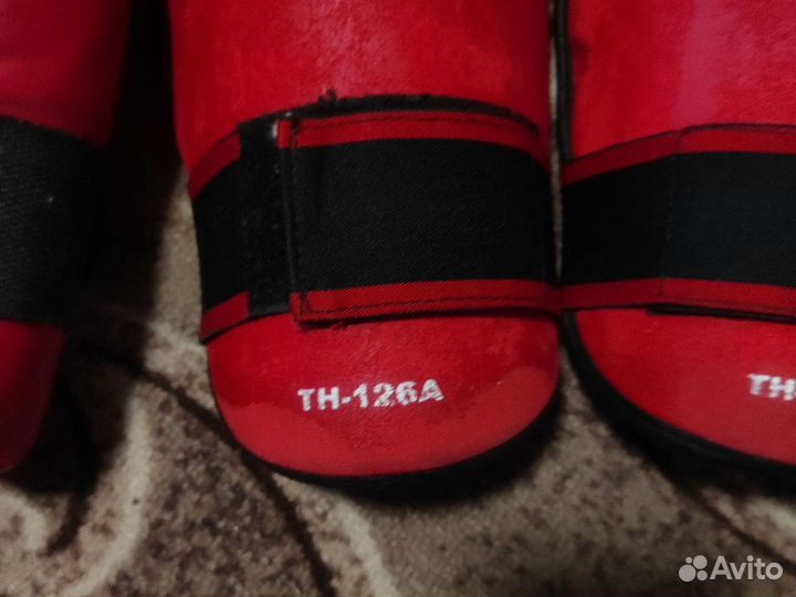 Защита голени и перчатки