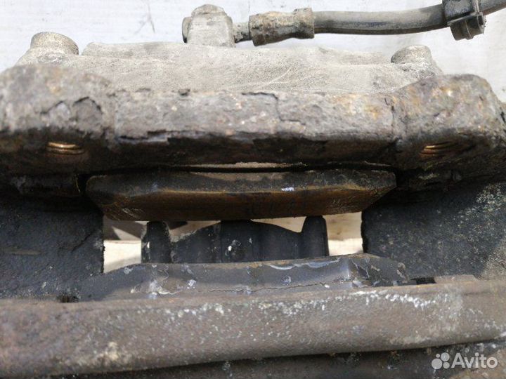 Тормозной суппорт передний правый Mercedes Ml W163